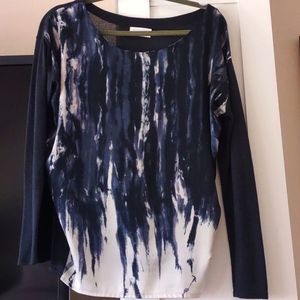 Very soft lightweight sweater. Look at the details 😊